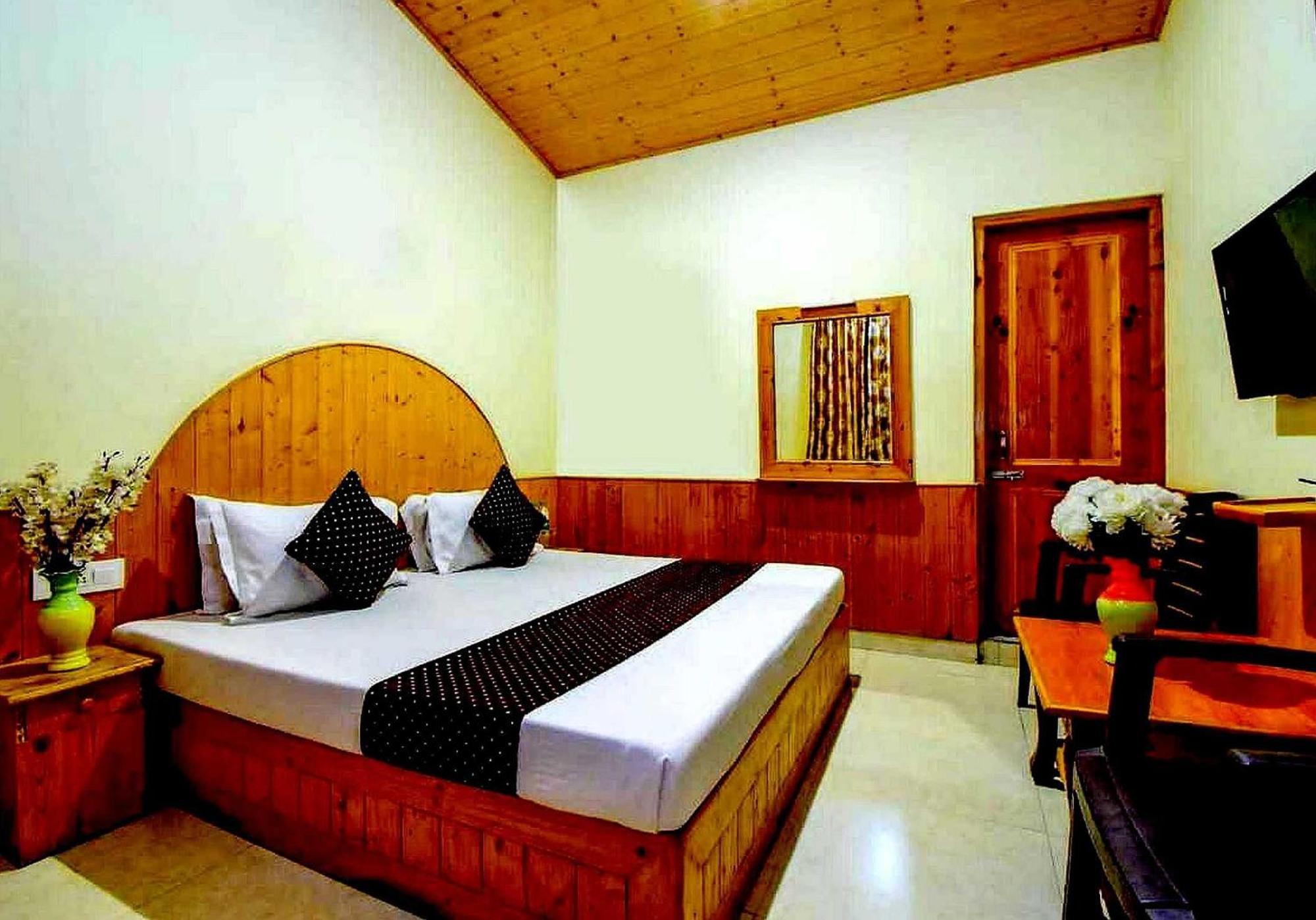 Oyo Flagship 82405 Cochin Villa Manāli Exterior foto