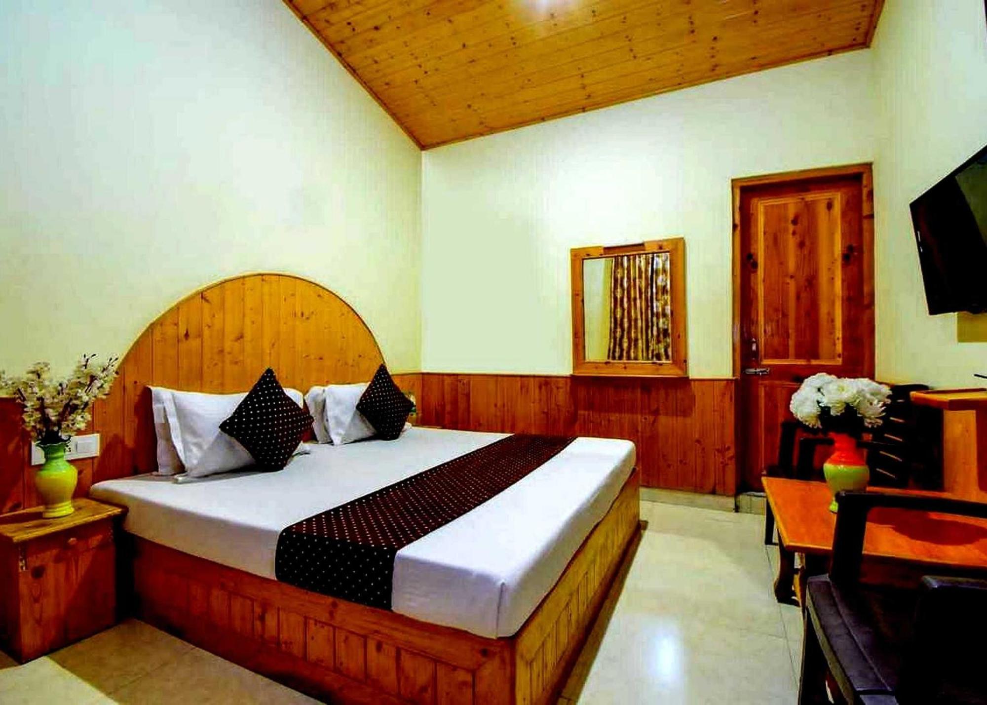 Oyo Flagship 82405 Cochin Villa Manāli Exterior foto