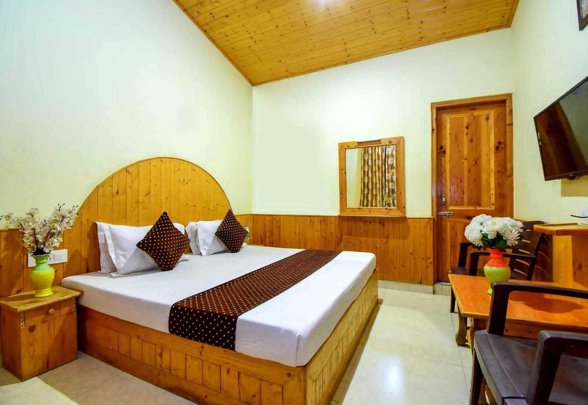 Oyo Flagship 82405 Cochin Villa Manāli Exterior foto